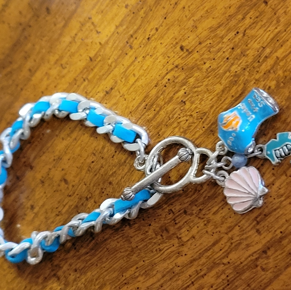 Summer fun charm bracket